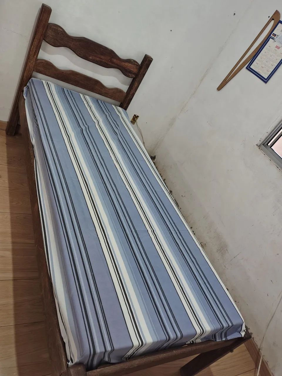 Cama de solteiro com colchão de espuma  - Foto 2