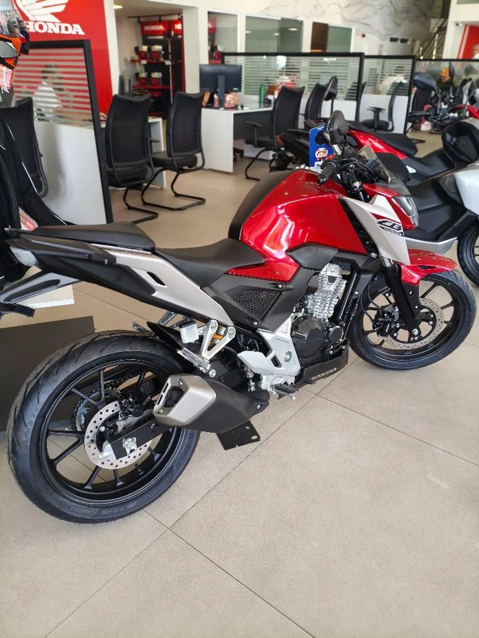 CB 300f 26/26 NOVA .