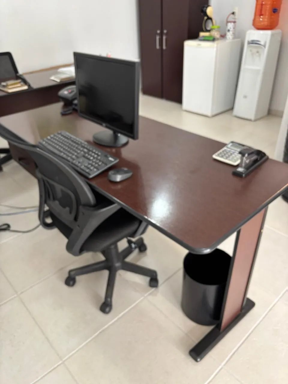 Mesa escritório + gaveteiro 