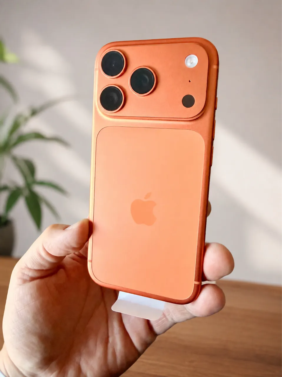 IPHONE 17 Pro 256gb Semi Novo LARANJA - Celulares e Smartphones