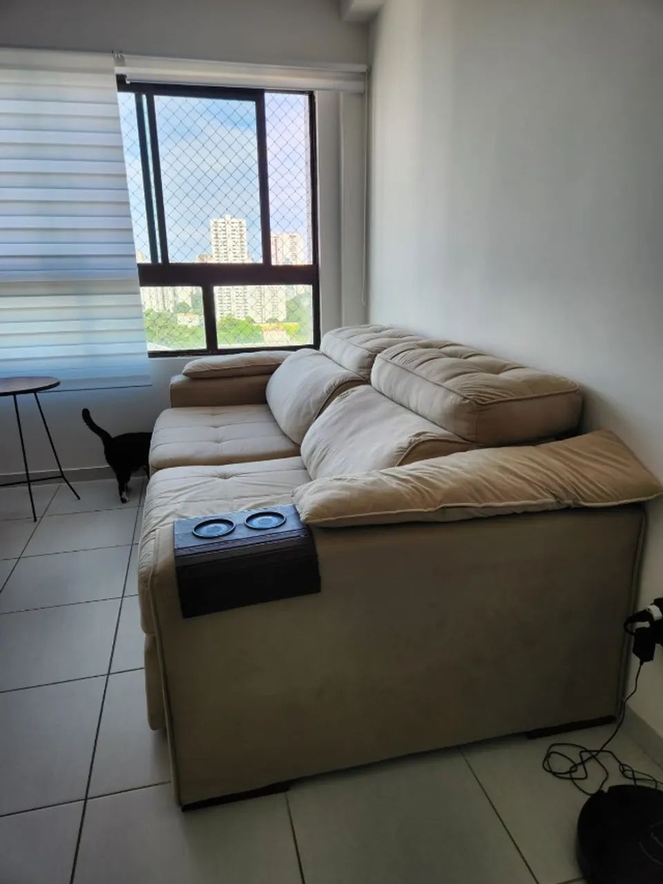 Sofá retrátil e reclinável