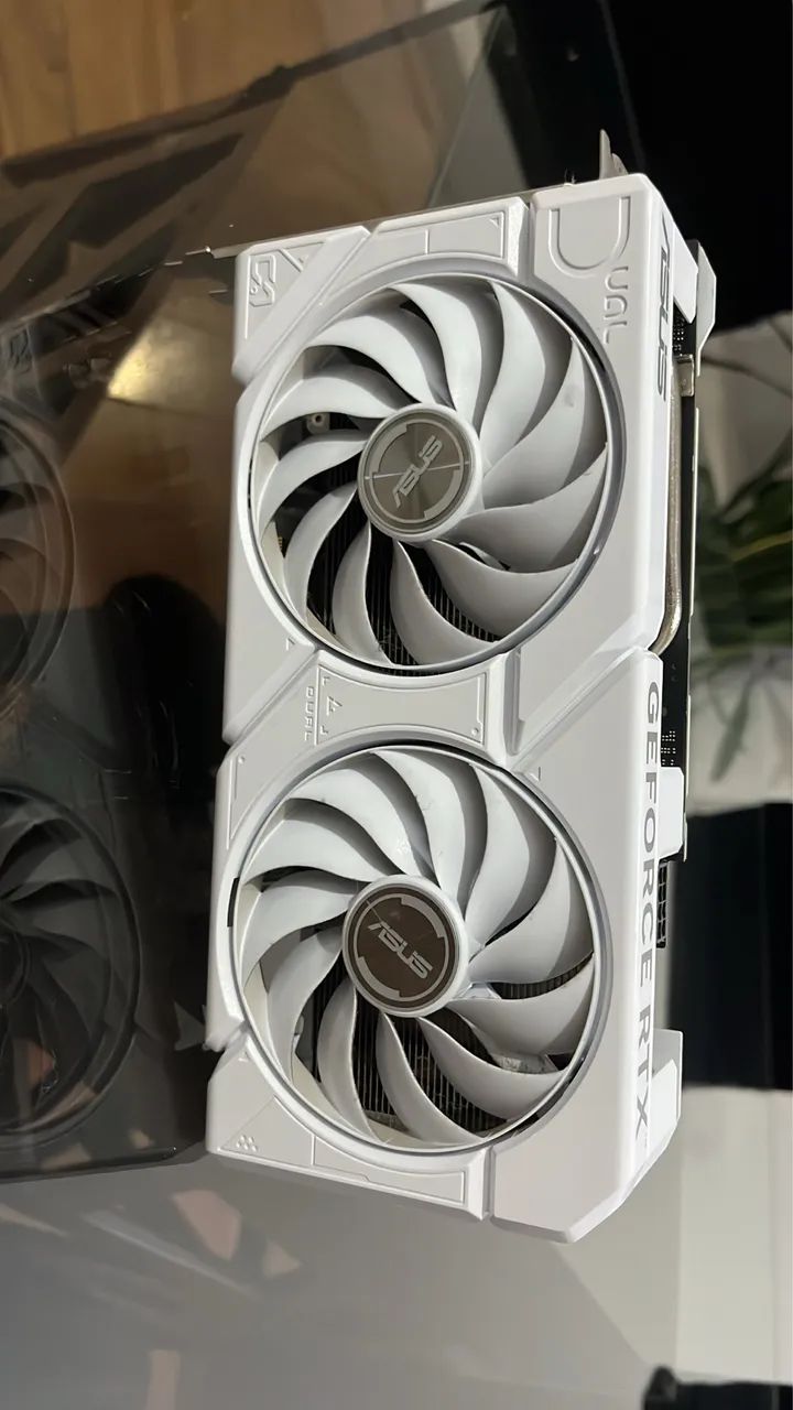 RTX 4060 ASUS OC DUAL WHITE  - Foto 2