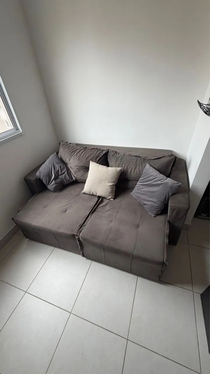 Sofá em bom estado de uso
