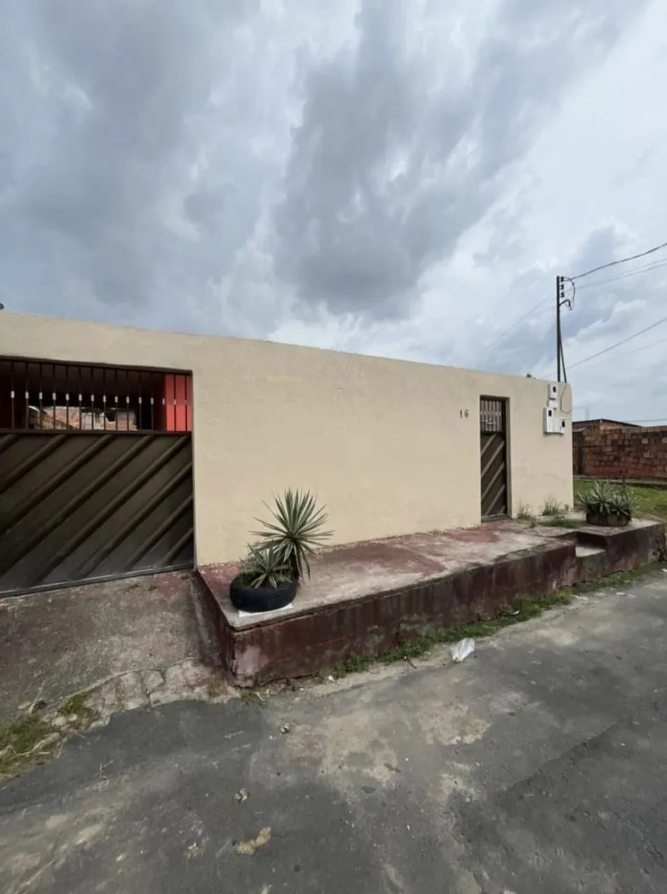 VENDO casa grande + 2 aptos