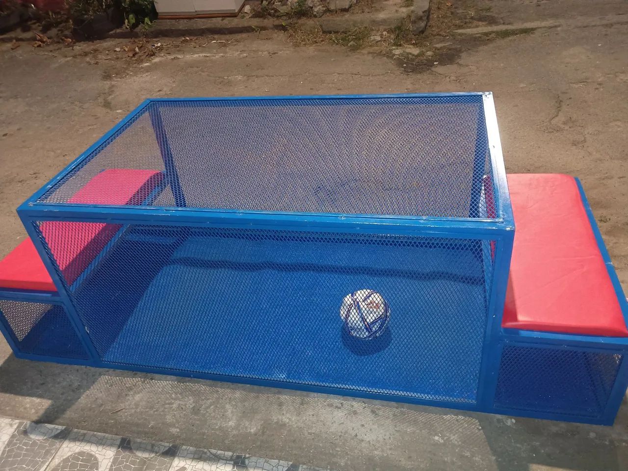 Mesa de futebol sentado