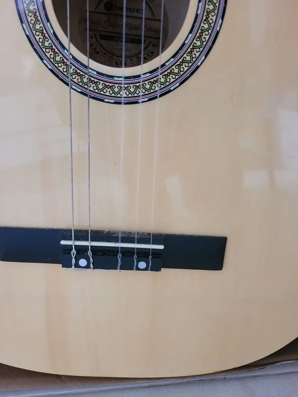 Violão clássico - uma corda estourada  - Foto 4