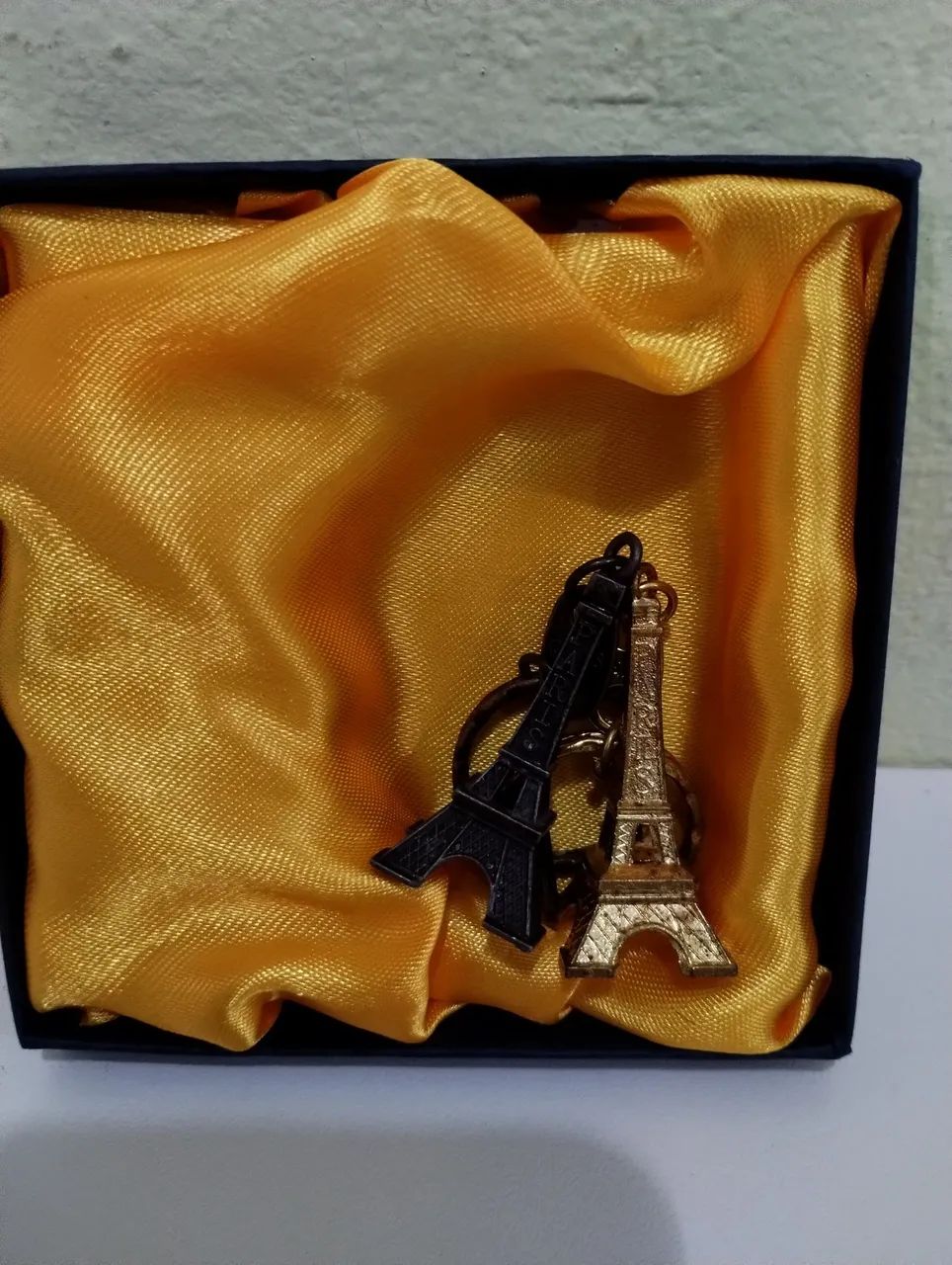 Kit 2 chaveiros Torre Eiffel Retrô Paris. - Foto 2