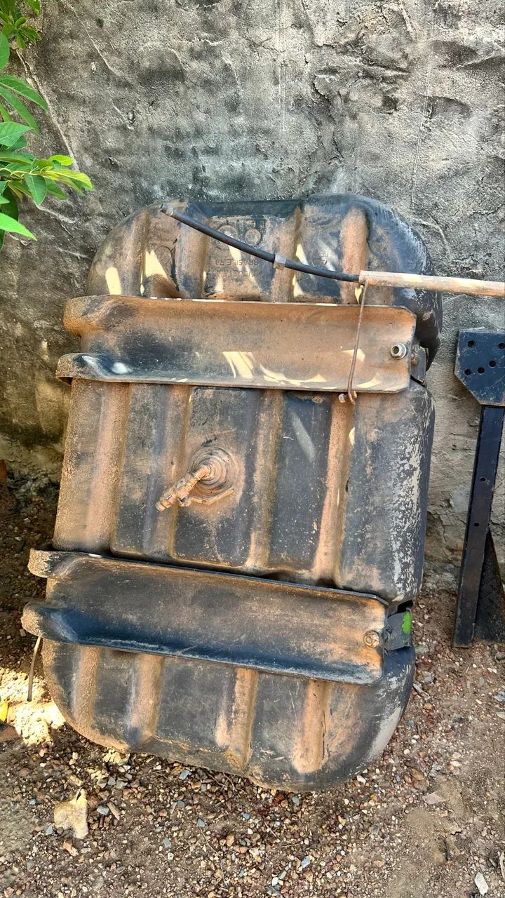 Vendo 2 tanques de 275 litros com suporte  - Foto 6