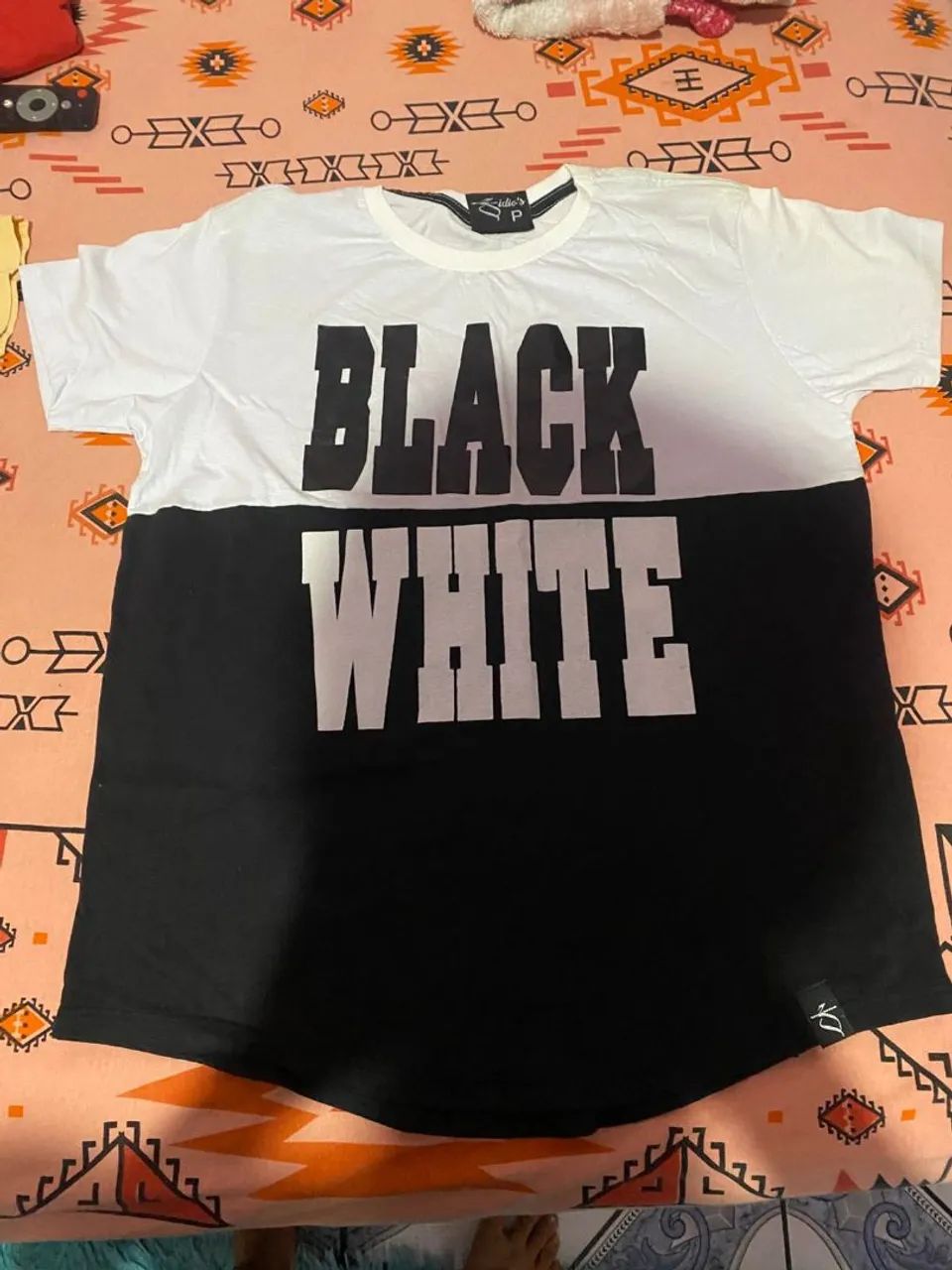 BLUSAS E VESTIDOS - Foto 4