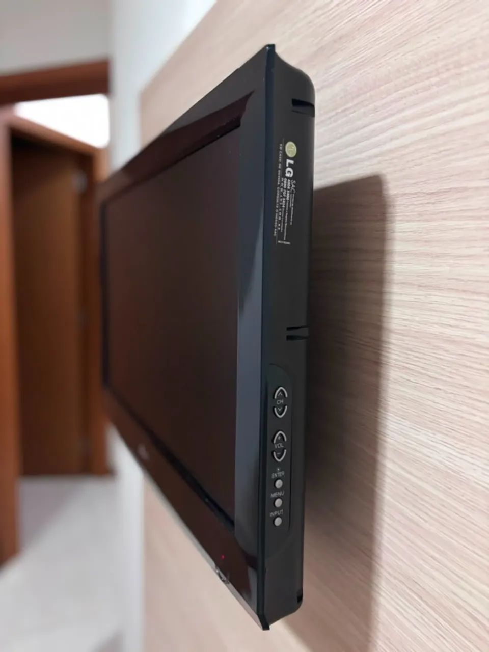 TV LG 26" LCD (não Smart) - Acompanha Pé de Mesa  - Foto 4