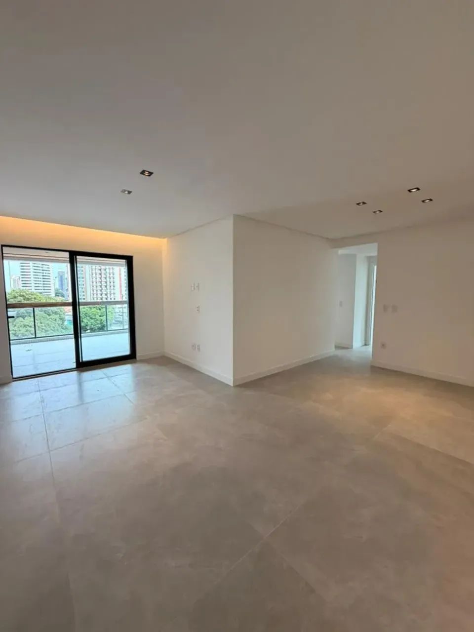 Piazza Romani apto à venda dispõe de 150m², 03 suítes, 02 vagas de garagem na Batista Camp