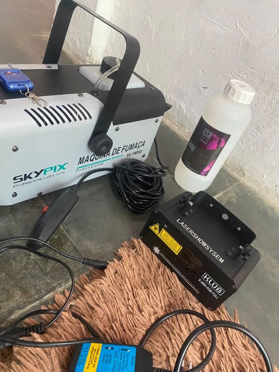 Vendo Máquina de fumaça + Luz de laser - Foto 5