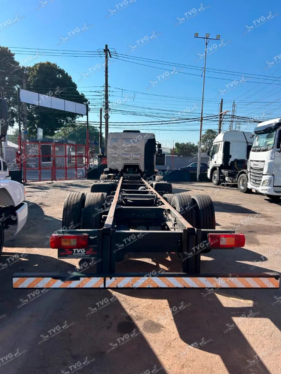 Volvo VM 330 8x2 2021 Ishifit - Foto 4