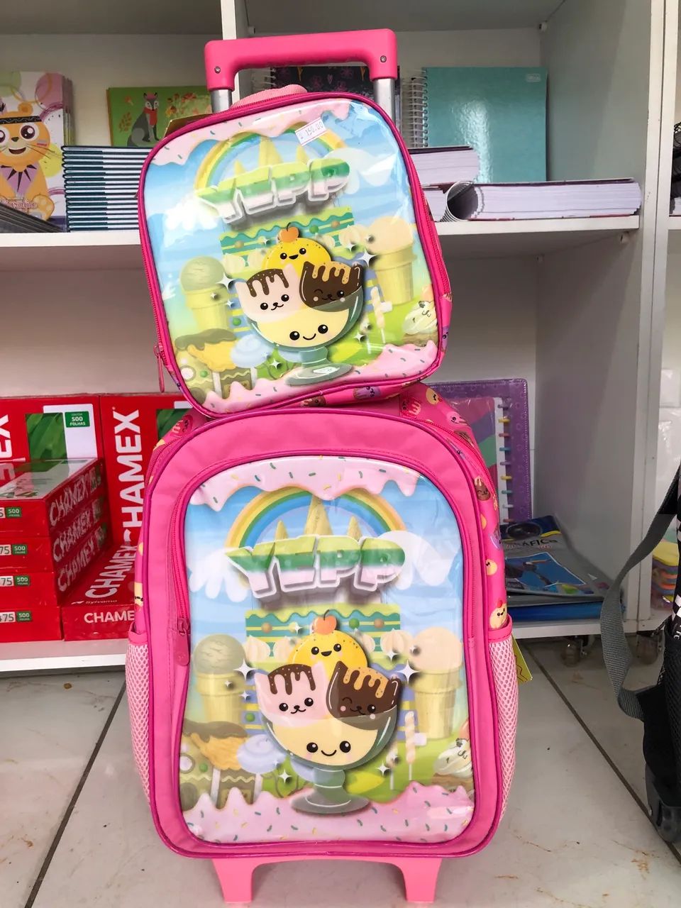 Mochila de Rodinha com lancheira - Foto 2