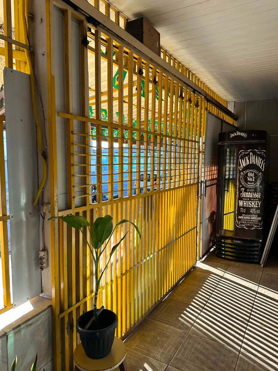 VENDE-SE DISTRIBUIDORA COMPLETA