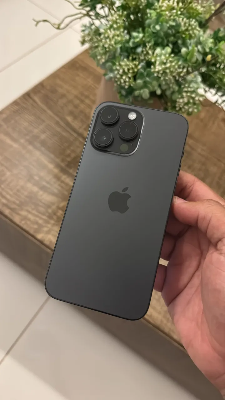 IPHONE 16 PRO MAX 256GB BLACK TITANIUM - BATERIA 92% - Celulares e