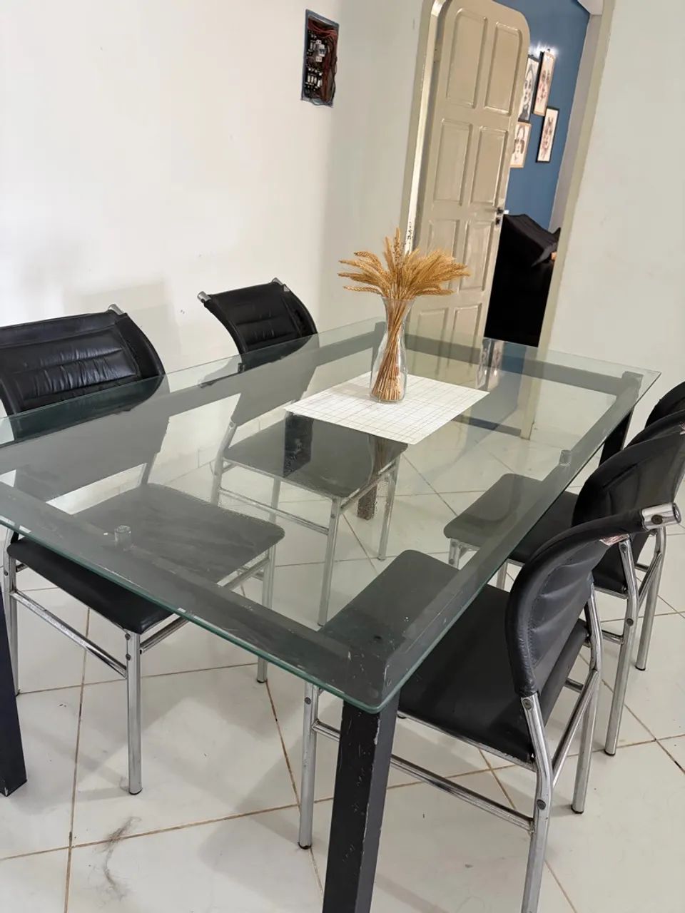 VENDE-SE MESA COM CADEIRAS - Foto 4