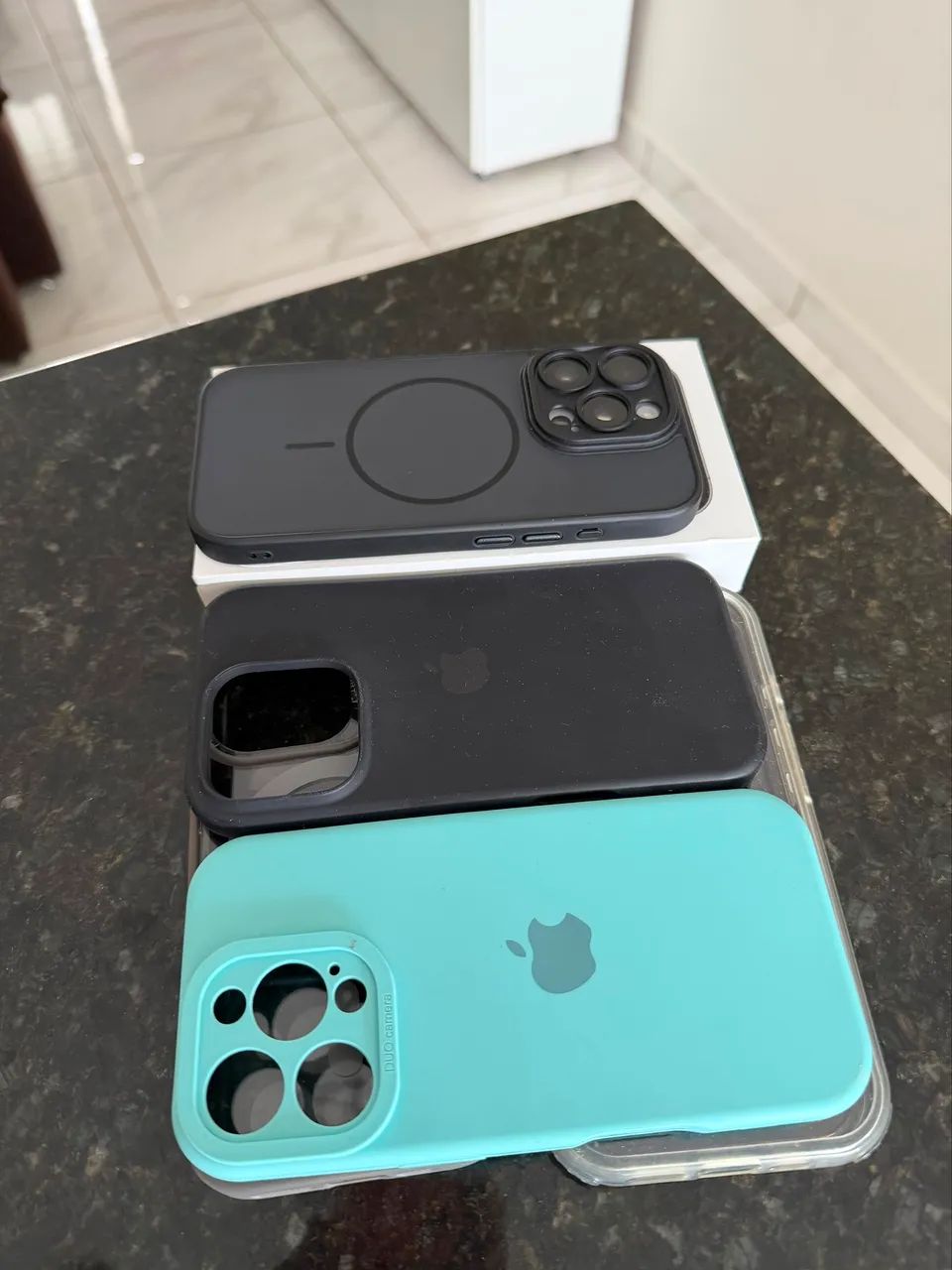 Vendo IPhone 16 pro  - Foto 2