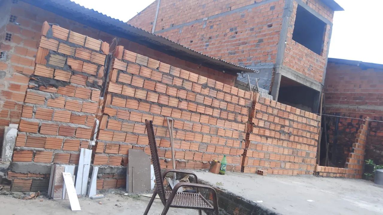 Pedreiro disponível 