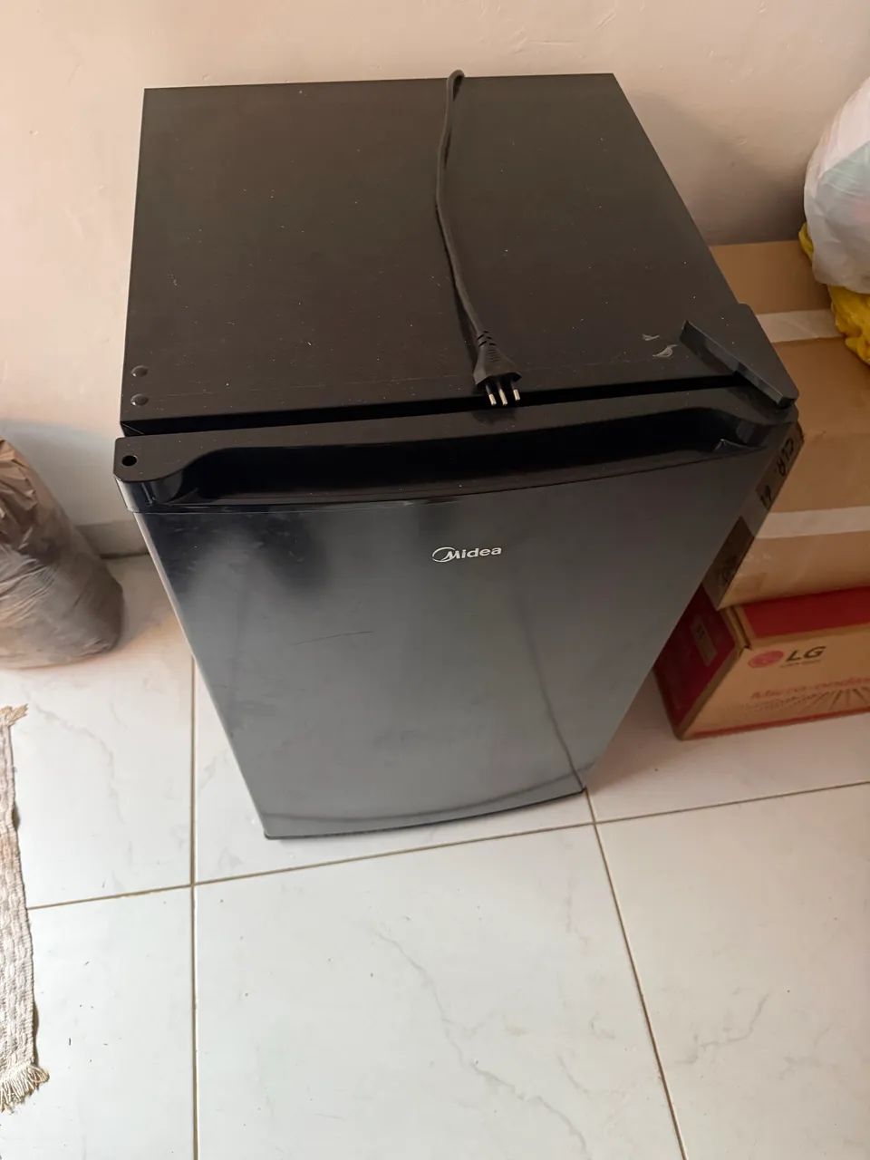 Frigobar Black 124 Litros Mrc12b Midea 220v - Foto 2