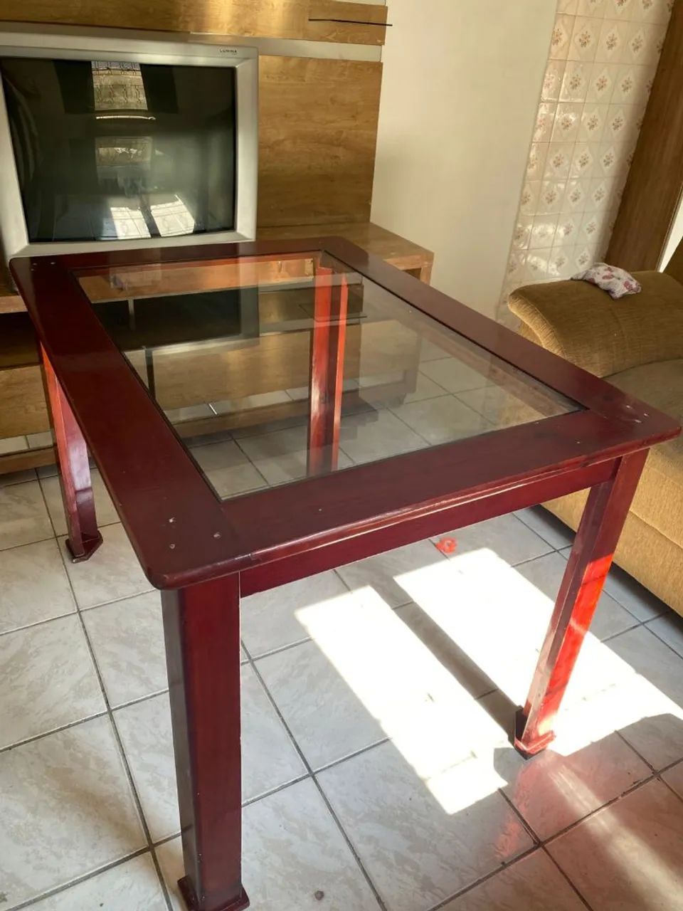 Mesa de vidro e madeira  - Foto 4