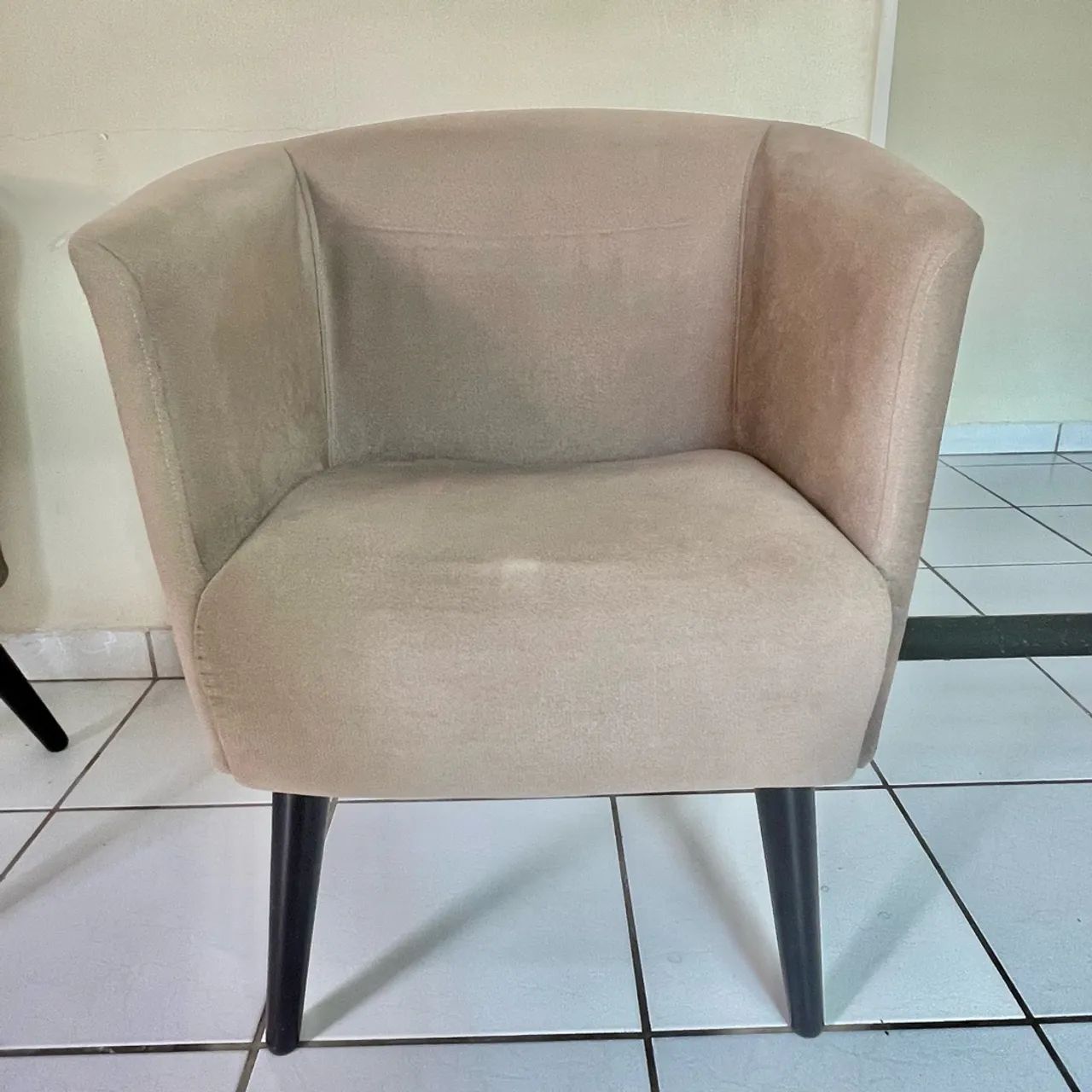 Vendo 1 poltrona rosa, e 2 poltronas beges/marrons (VALORES INDIVIDUAIS) - Foto 4