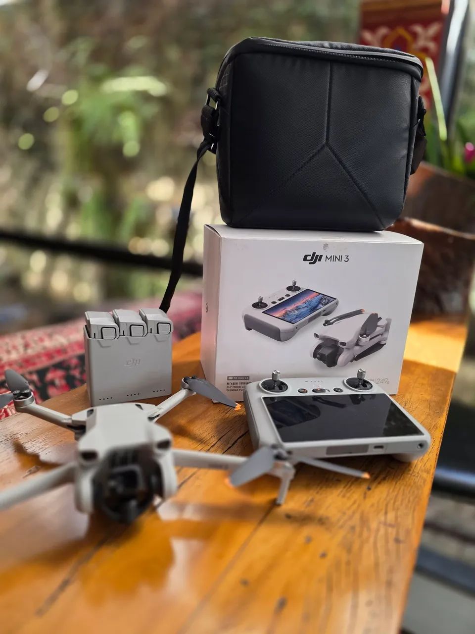 Drone DJI Mini 3 (Combo Fly More) + Controle DJI RC (com tela) - Foto 2
