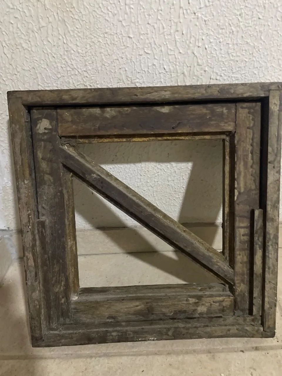 Basculante de madeira 