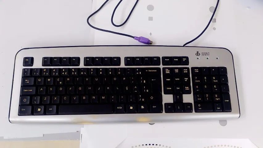 Kit c/ 3 Teclados PC ps/2 usados - Foto 4