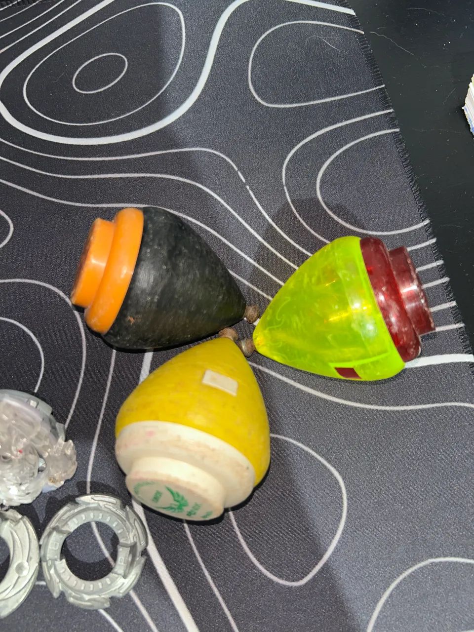 Peões e beyblades burst  - Foto 4