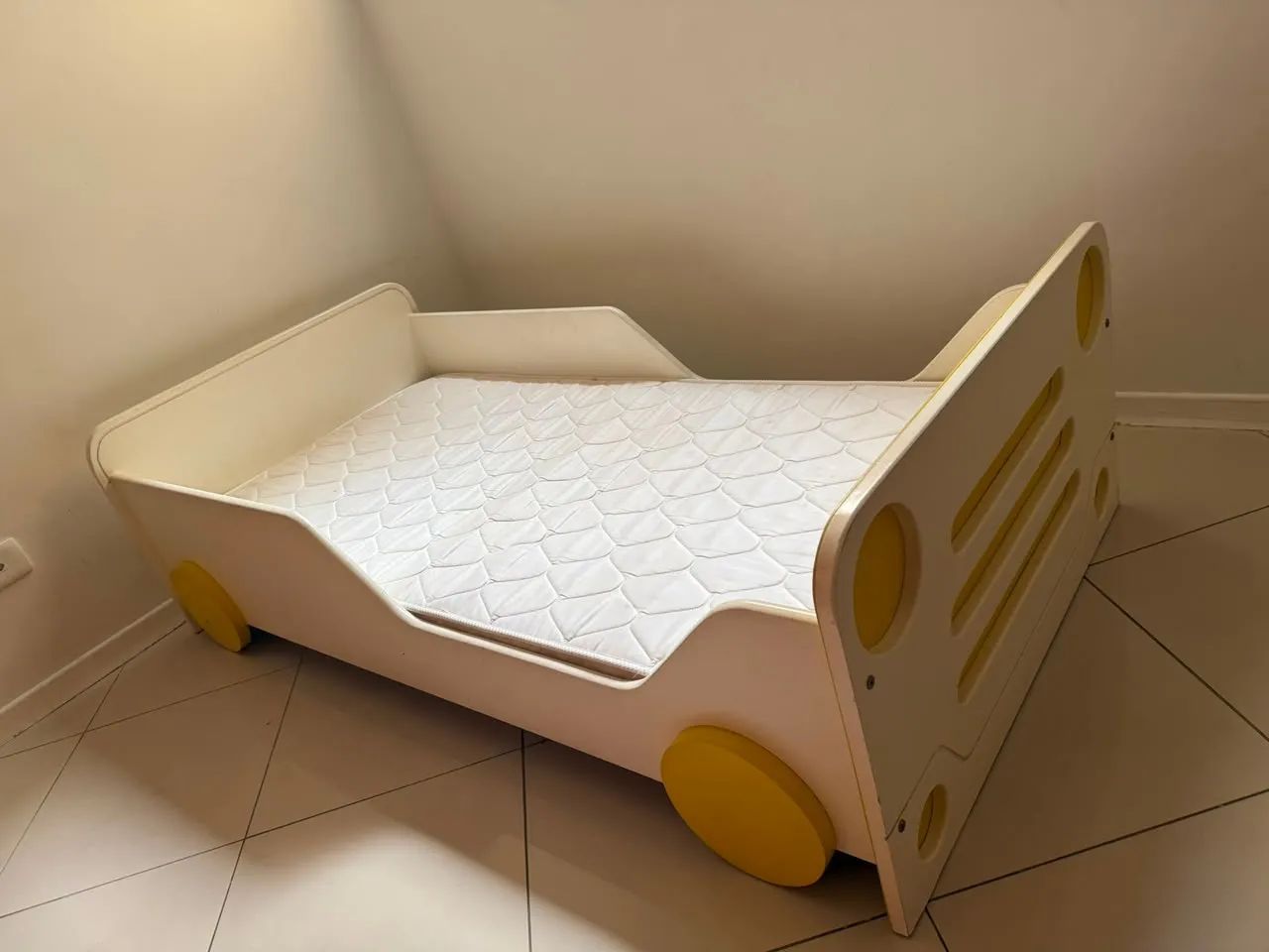 Cama Infantil TokStok + colchão  - Foto 2