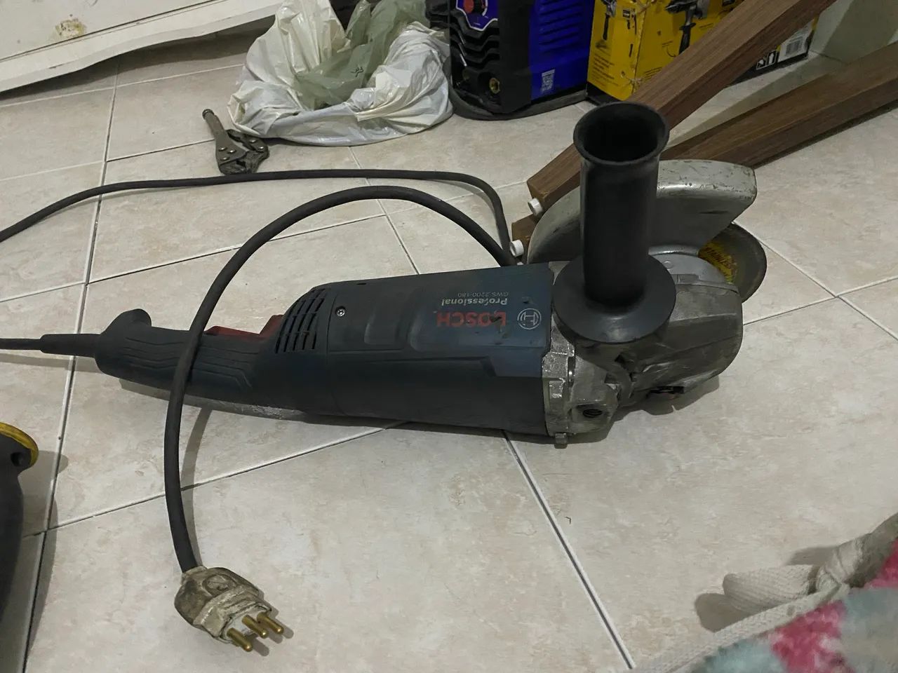 Lixadeira Bosch profissional 