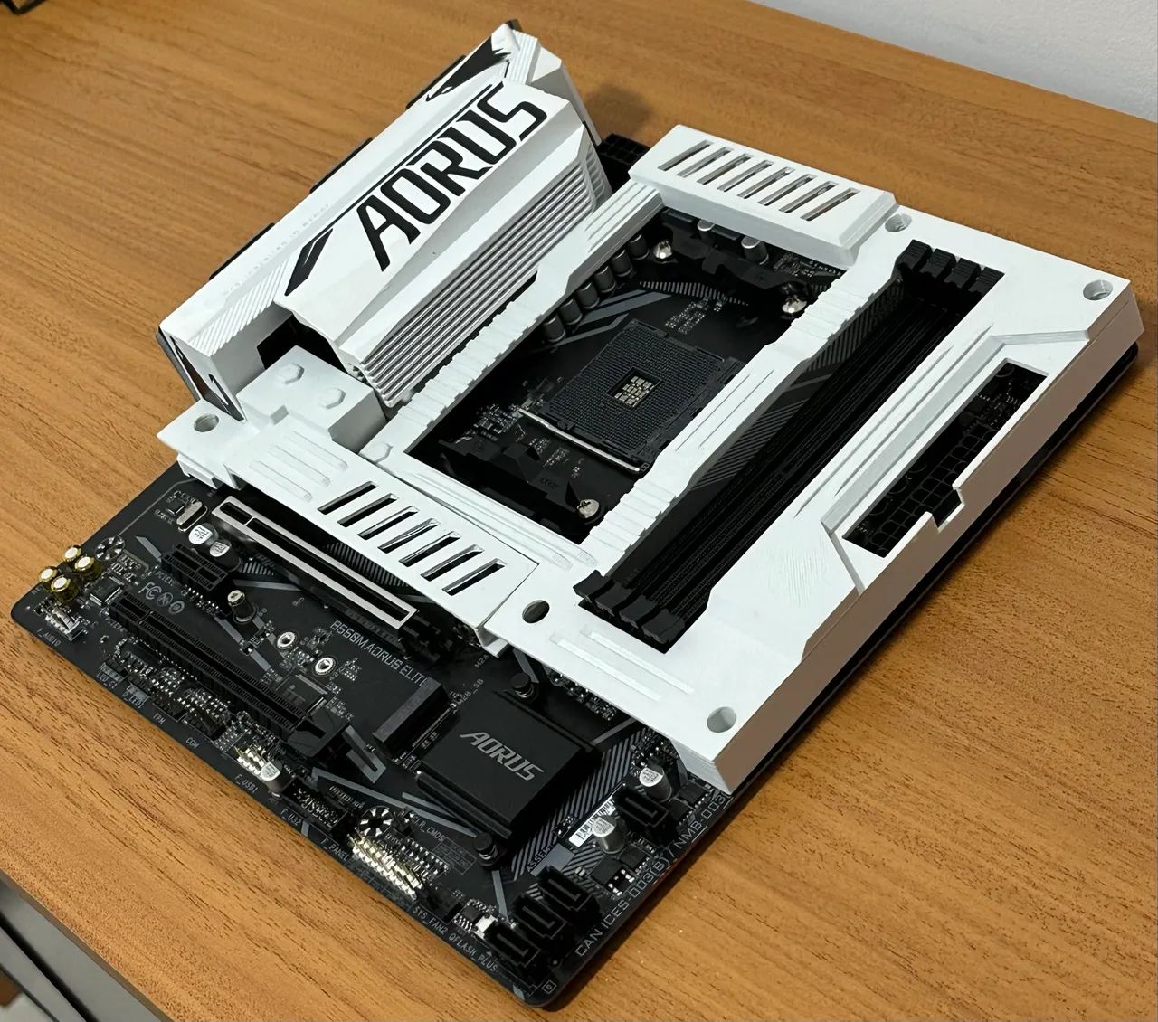 Placa Mãe - Gigabyte B550M Aorus Elite (Custom) - Foto 3