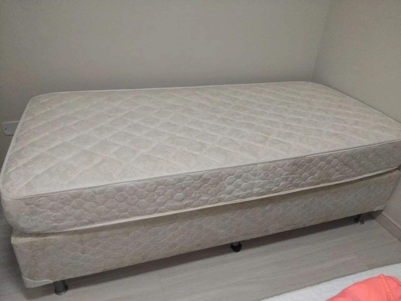 Cama solteiro