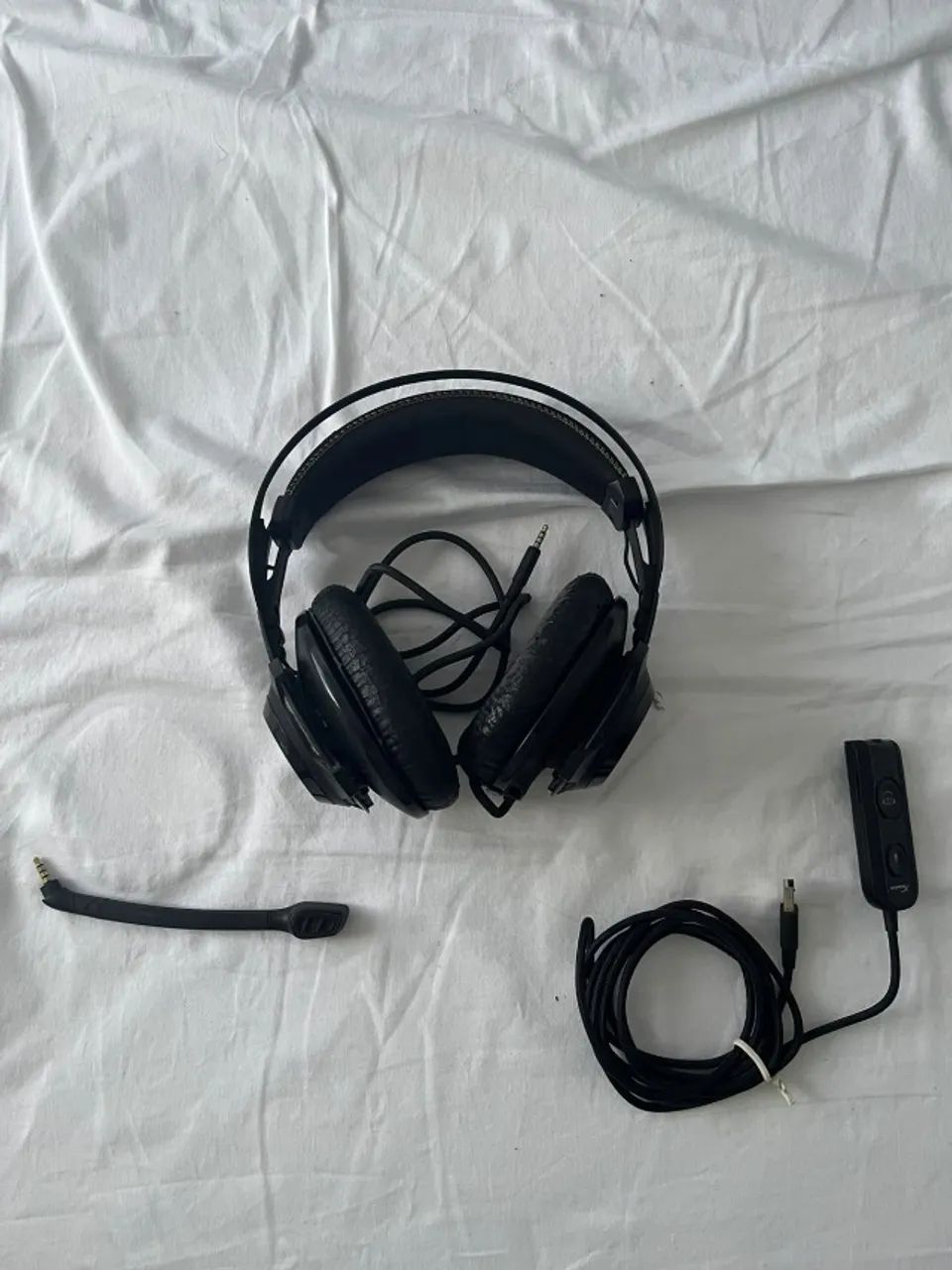 Headset Gamer HyperX Cloud Revolver S 7.1 + Adaptador USB e Microfone