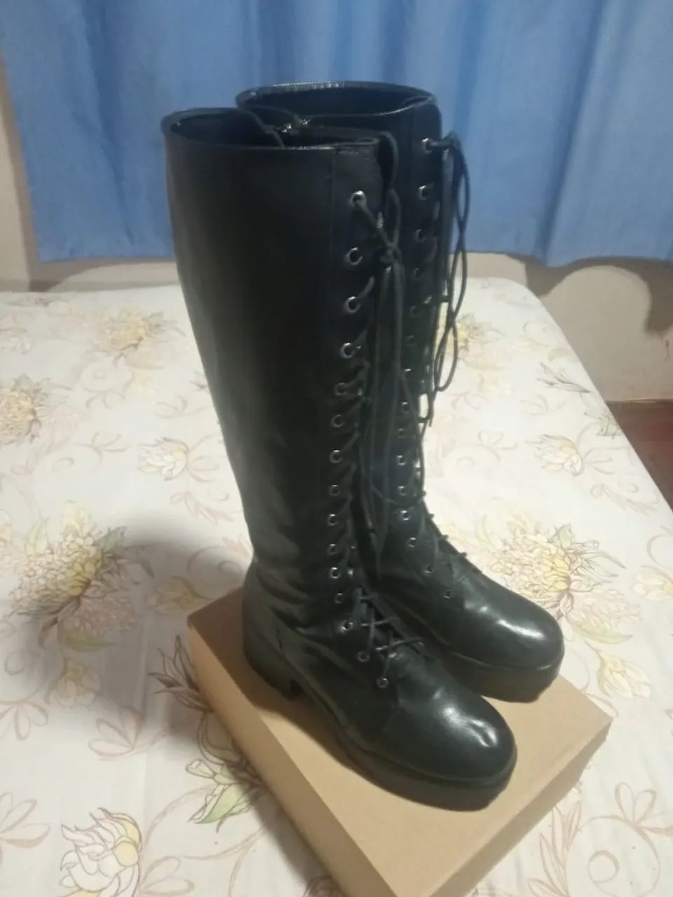 Bota coturno cano longo plataforma - Foto 3