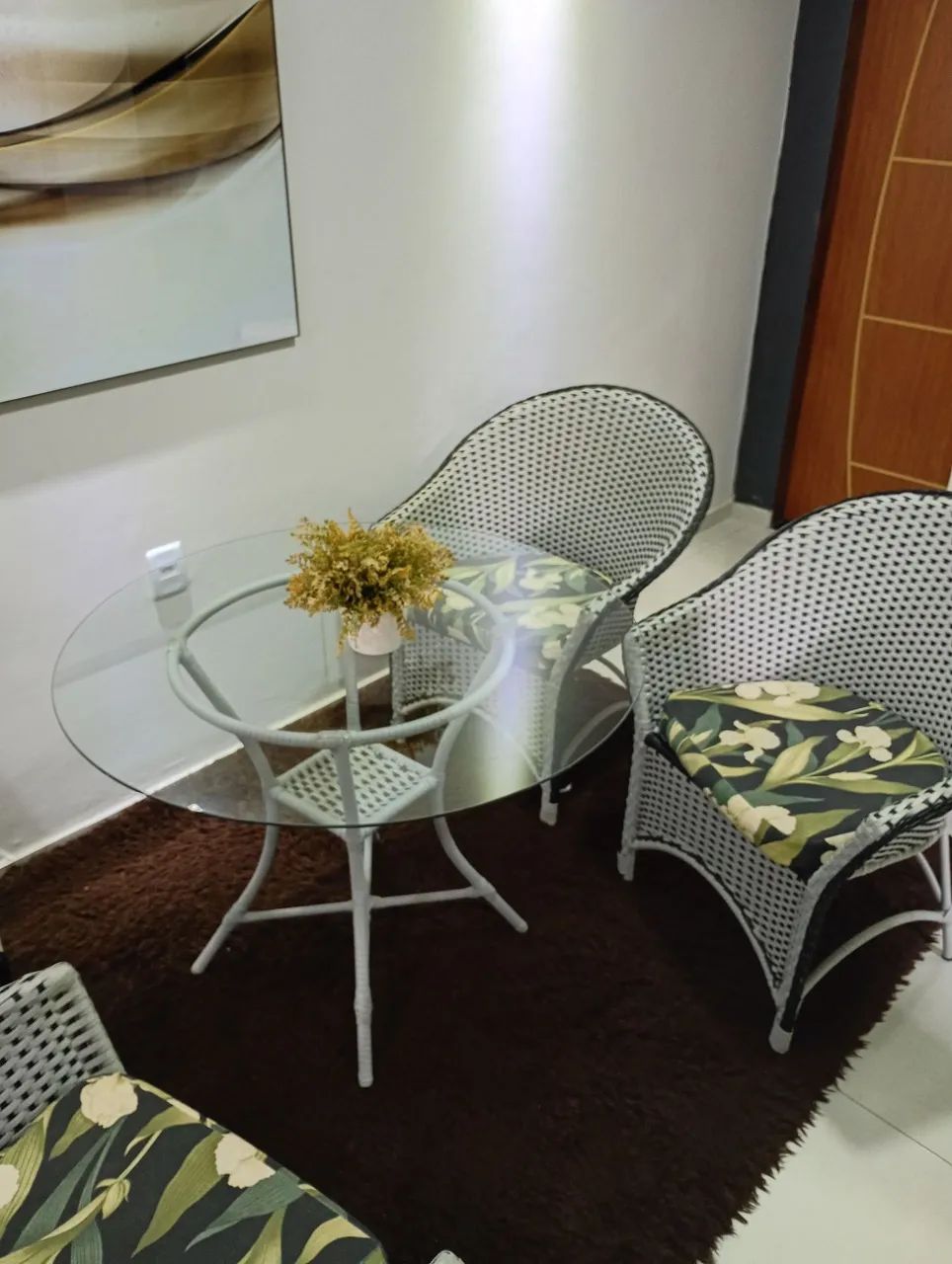 Mesa de vidro com 4 cadeiras 