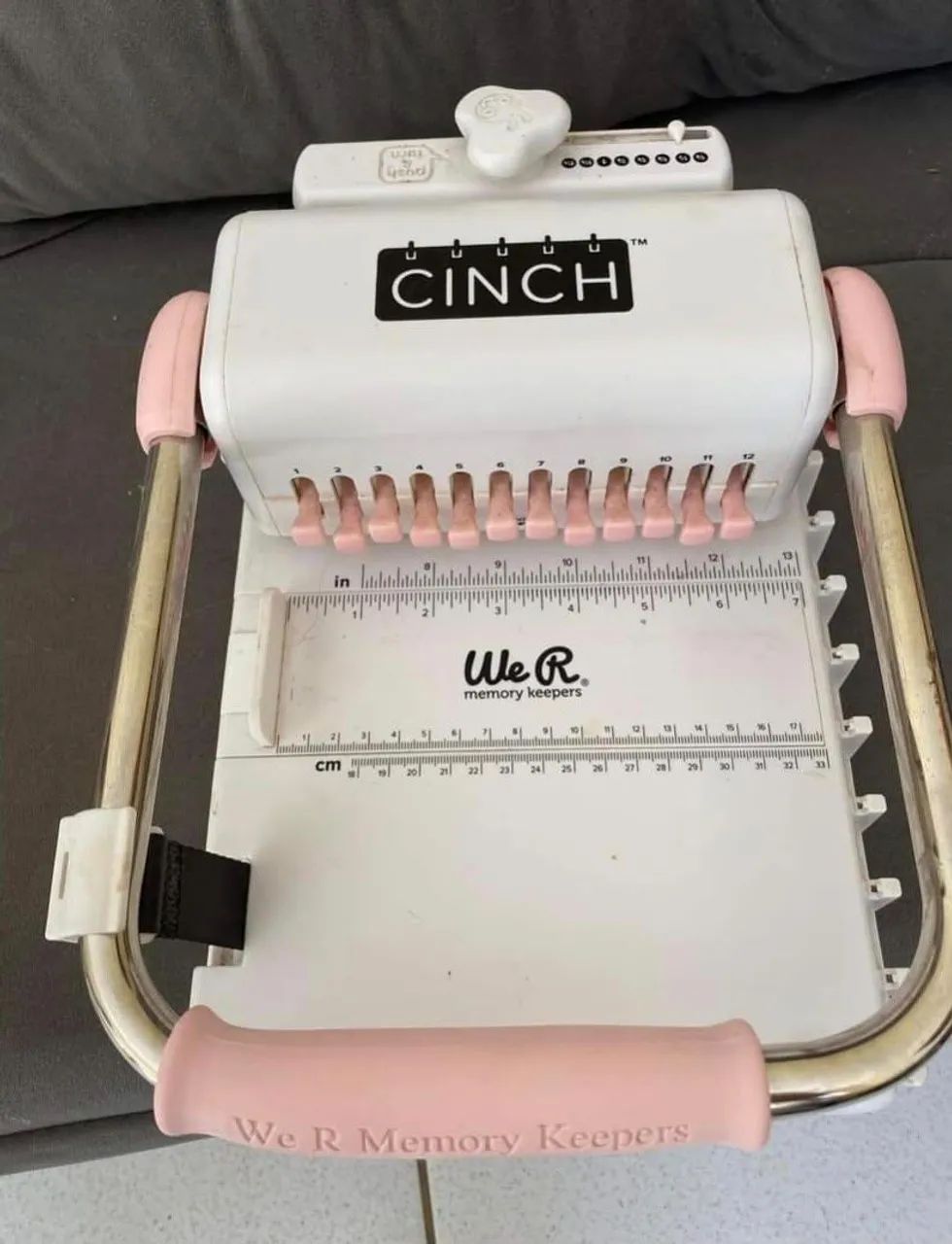 Encadernadora Cinch da We R Memory Keepers