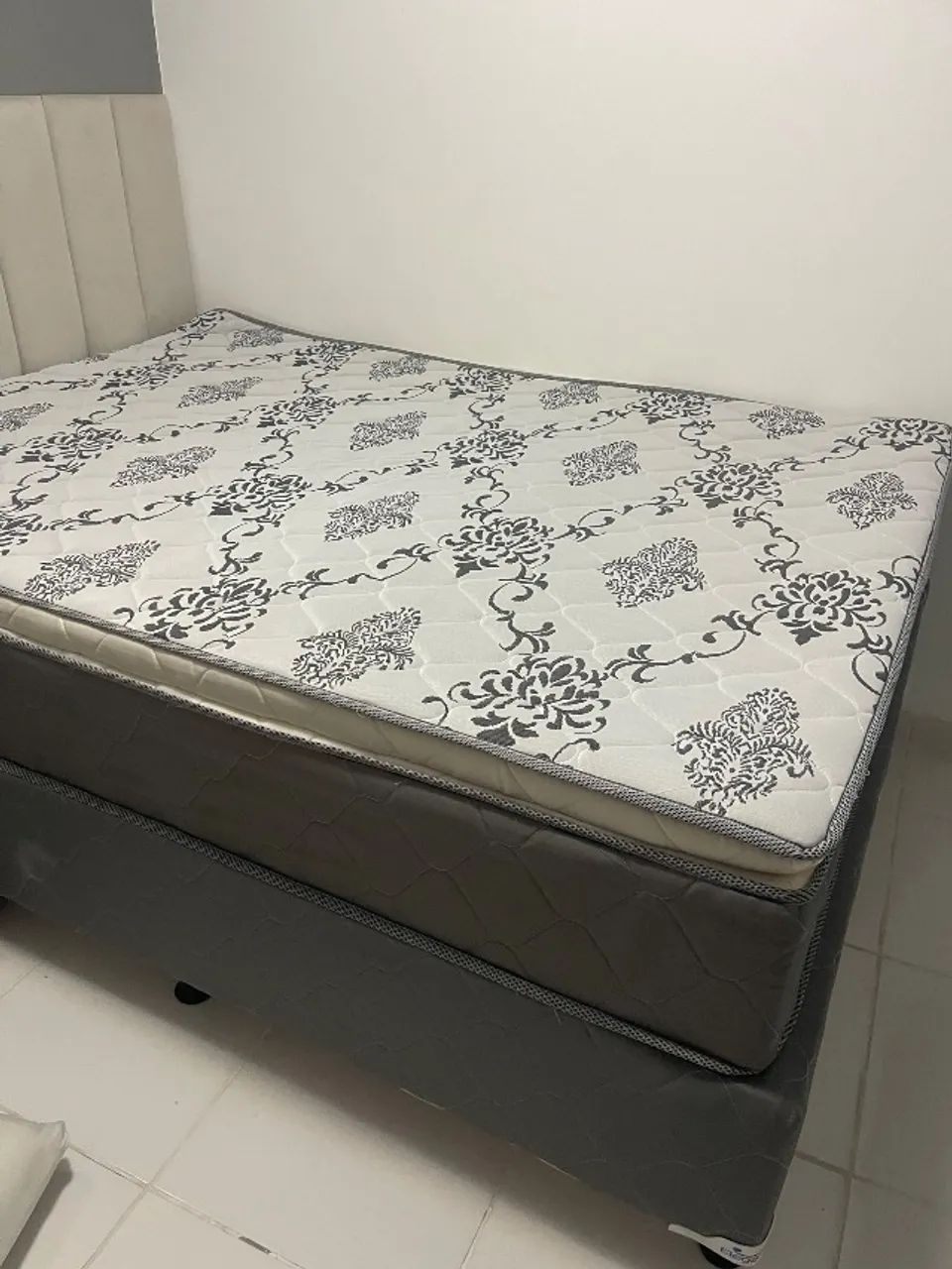 Colchão Elegance praticamente novo