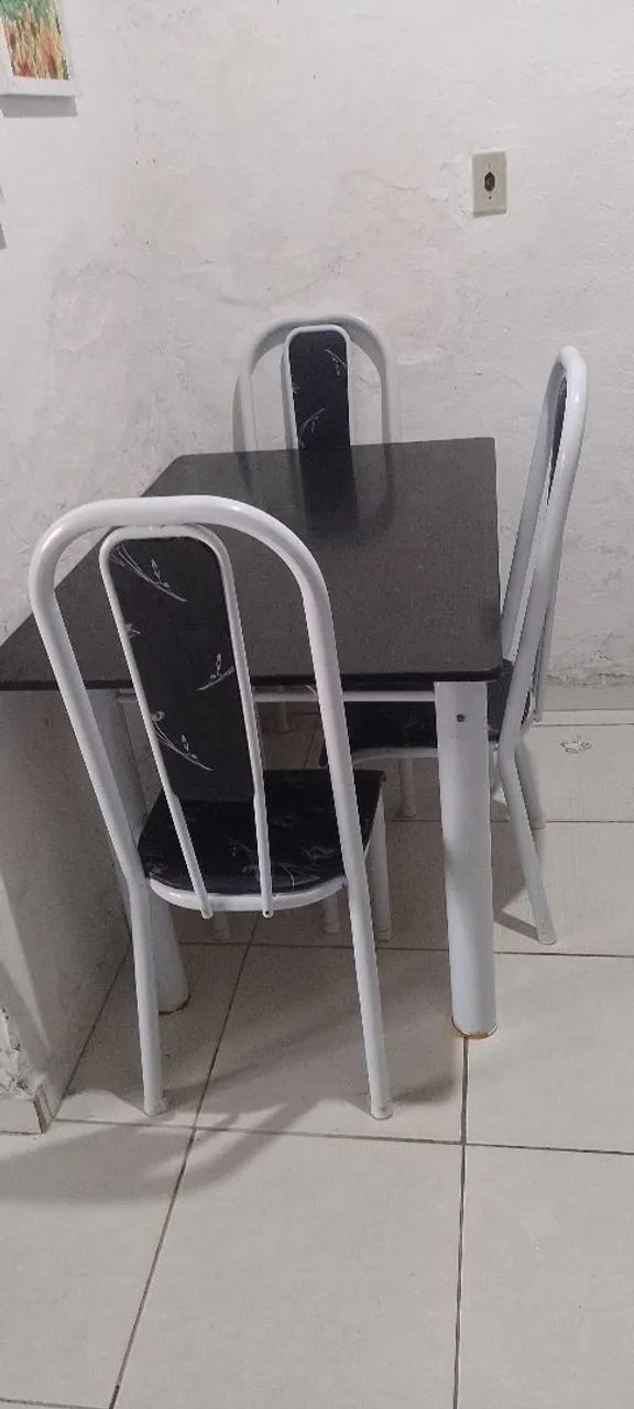 Mesa com 4 cadeiras  - Foto 3