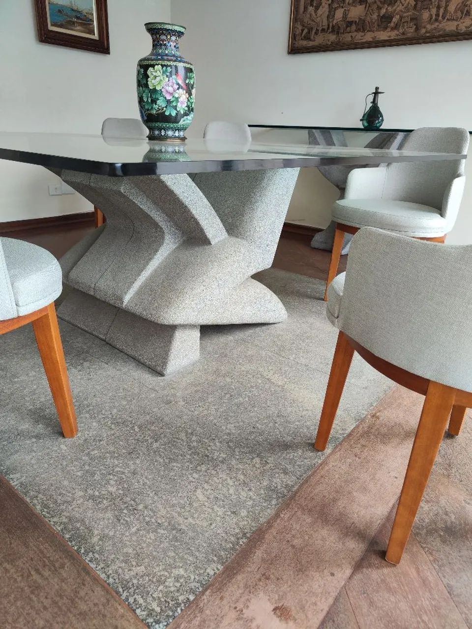 Mesa jantar base pedra com vidro obra arte 