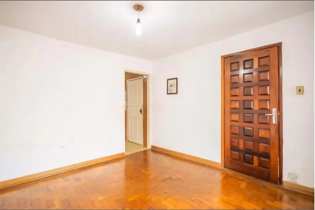 TERRENO com CASA À VENDA COM 294M², 1 DORMITÓRIO E 2 VAGAS
