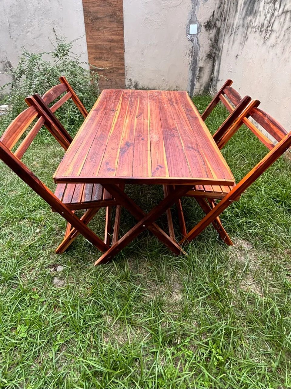 Mesa de madeira pouco usada - Foto 3