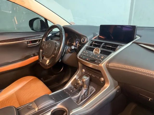 Lexus NX-300 H Luxury 2.5 16V Aut., foto 6 de 11