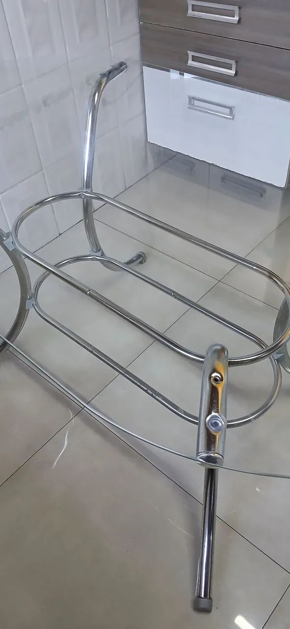 Mesa oval de vidro e cadeiras - Foto 4