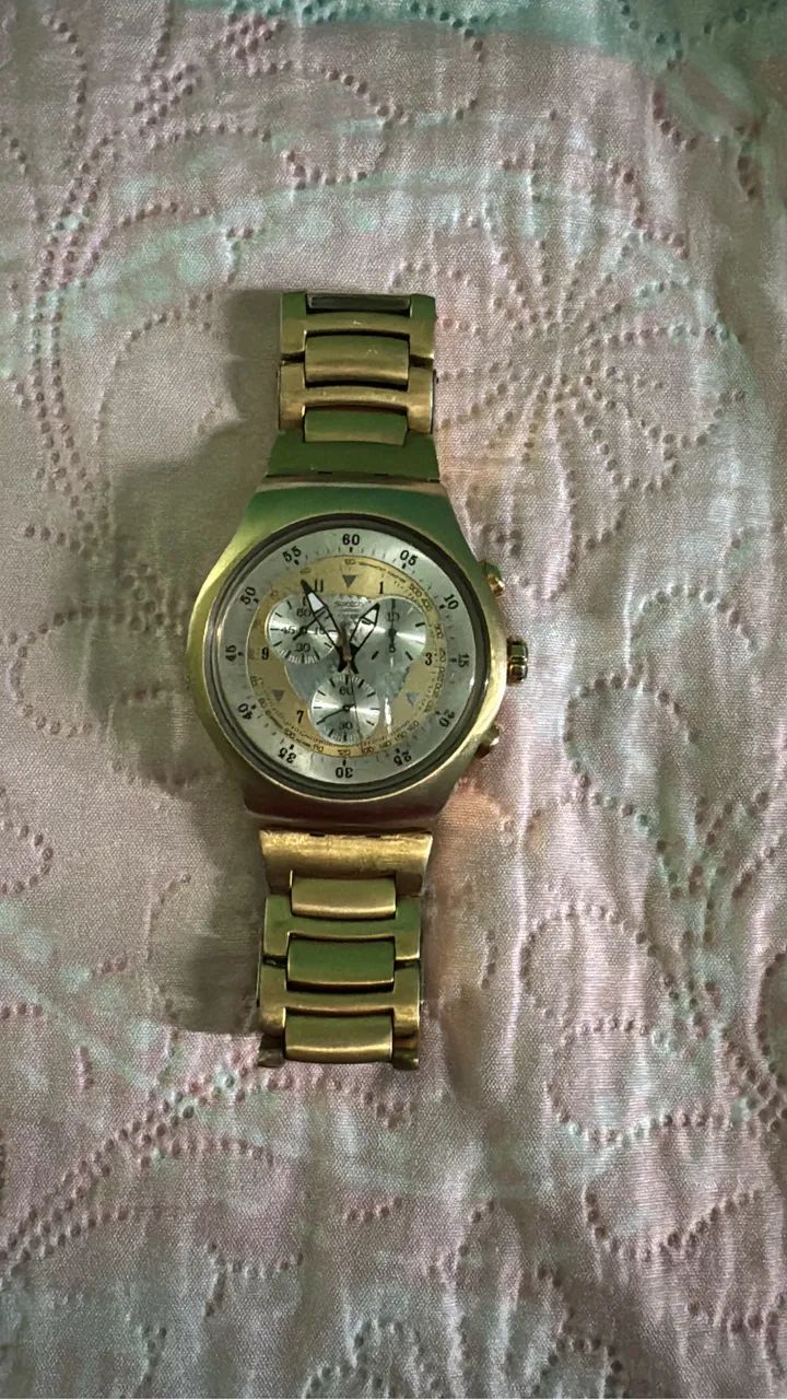 Swatch pirâmide 