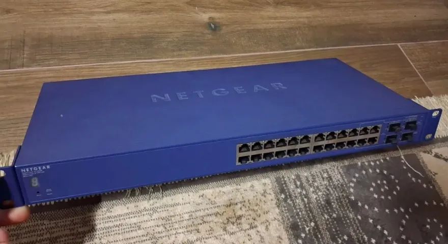 Hub Switch Net Gear 24 portas