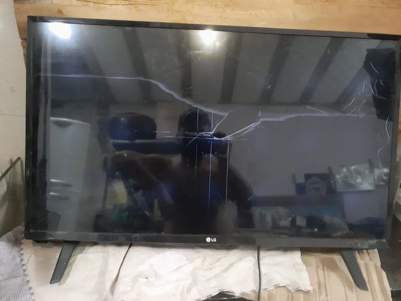 Tv 32 lg com defeito! Aceito proposta  - Foto 5