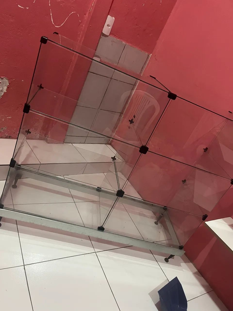 Balcão de vidro, está novo, usado pouco tempo, motivo já comprei Outro - Foto 3