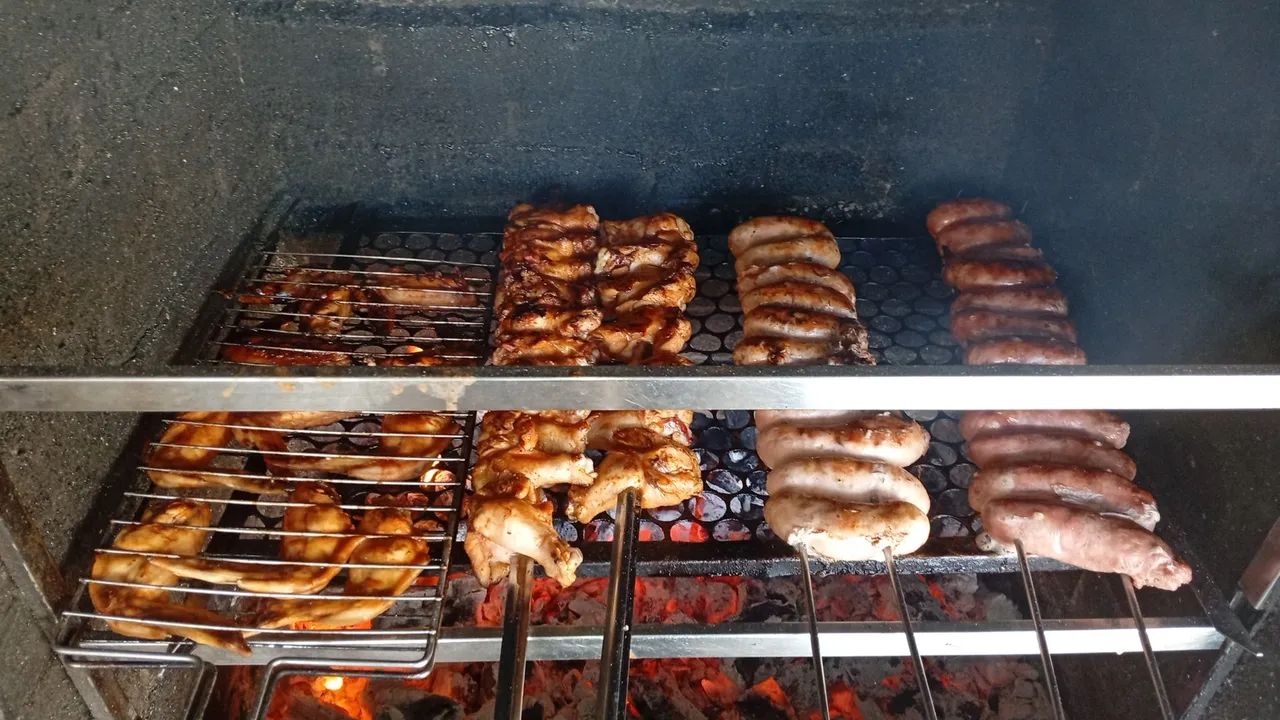Churrasqueiro à domicílio !!